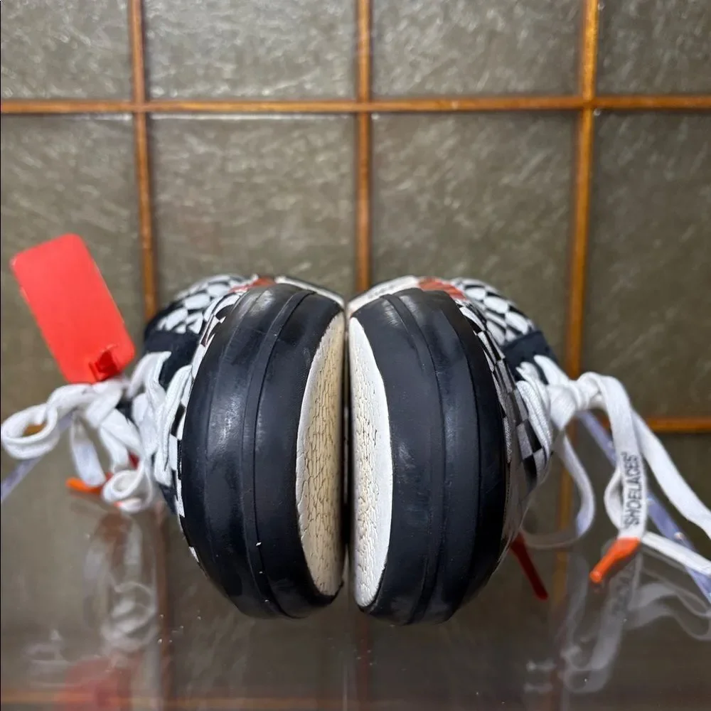 Off-White c/o Virgil Abloh “White Black “ sneakers